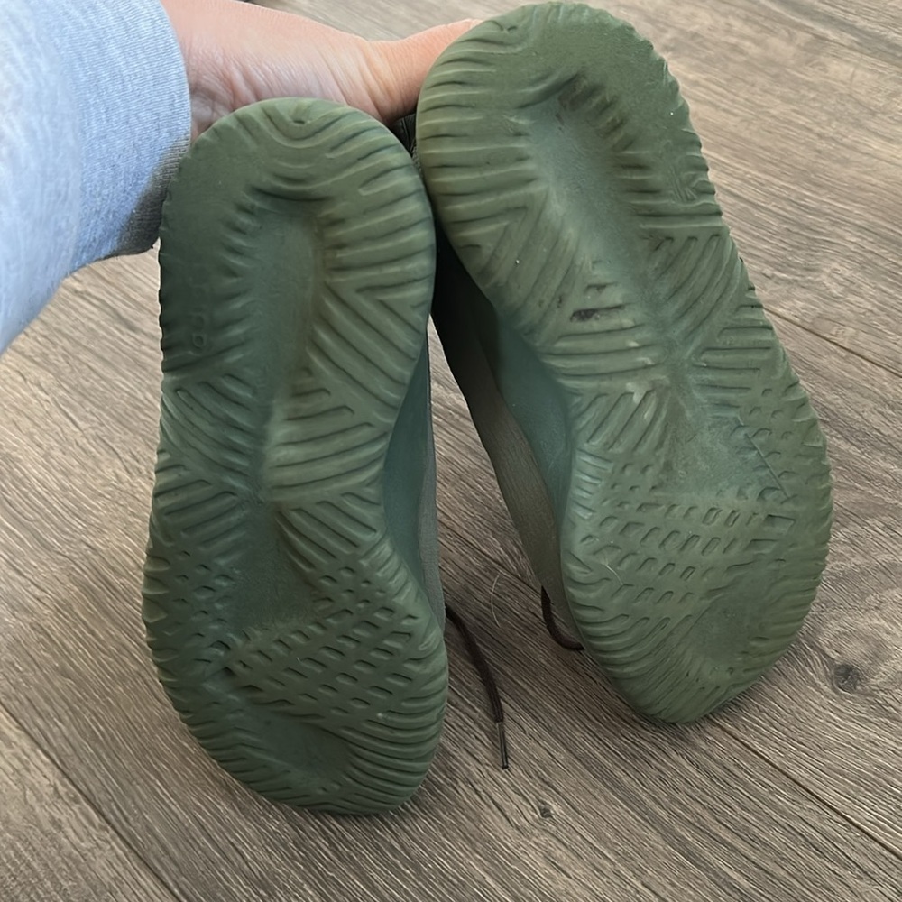 Green Adidas Boy Sneakers size 1 - Picture 5 of 5